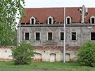 �alostn� stav Oulick�ho dom� v �st� nad Labem.