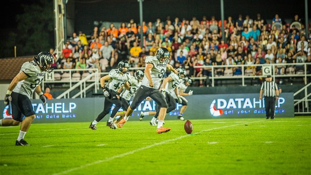 Kicker Marek Hrubo z Prague Black Panthers pat k jistotm ve svm oboru.