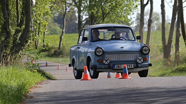 Do Bin na Klatovsku se o vkendu sjeli majitel trabant. (28. 4. 2018)