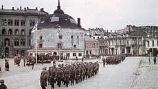 Slavnostní vojenská přehlídka finských jednotek v dobytém městě Vyborg, které...
