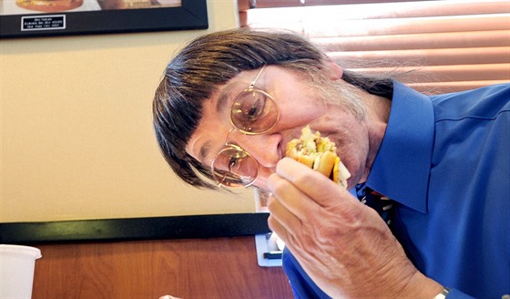Američan Don Gorske spořádal v řetězci McDonald’s už třicet tisíc hamburgerů...