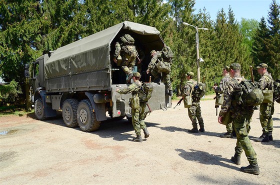 estitýdenní výcvik vojenských záloh v armádním stedisku ve Vykov.