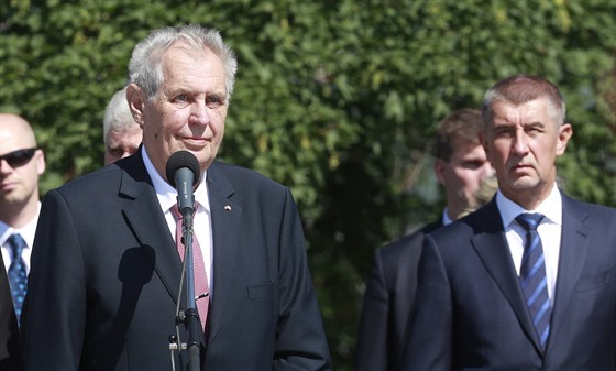 Prezident Milo Zeman a premiér v demisi Andrej Babi