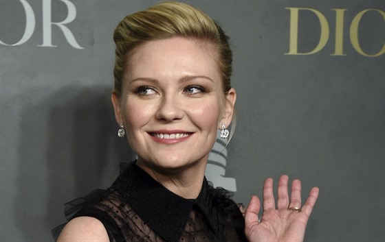 Kirsten Dunstová je poprvé maminkou, narodil se jí syn - iDNES.cz