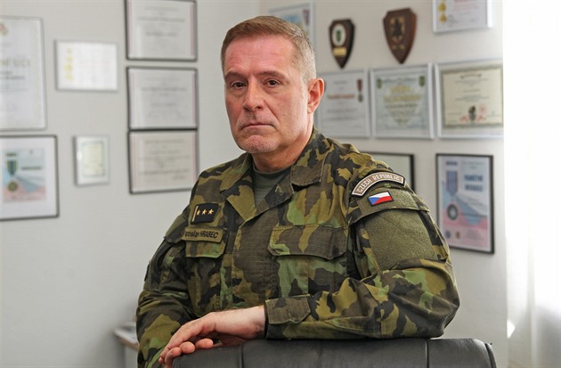 Záložáci jsou jedním z pilířů armády, říká krajský vojenský šéf Hrabec