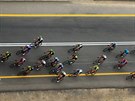 Pohled na zápolení cyklist ve tetí etap Gira 2018.