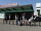 V polském uhelném dole Zofiówka ve mst Jastrzembie-Zdrój zstali po silném...