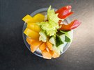 Svaina - zeleninové crudité s jogurtovým bylinkovým dipem (2.5.2018)