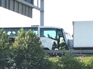 Na dálnici D5 se srazil autobus s náklaákem a kamionem. (4.5.2018)