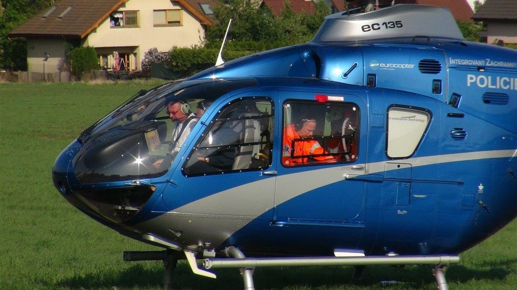 Na Jihlavsku boural autobus s patnácti školáky, všichni jsou v nemocnici