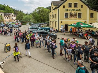 Do skalních měst v Adršpachu a Teplicích nad Metují přijely tisíce návštěvníků...