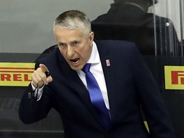 Lotysk kou Bob Hartley gestikuluje v utkn s Jin Koreou.