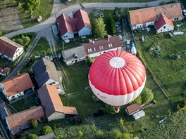 Májová fiesta, horkovzduný balon, balonové létání, Slapská pehrada, pyl,...