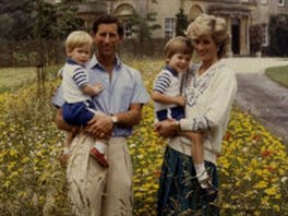 Princ Charles, princezna Diana a princové Harry a William (1986)