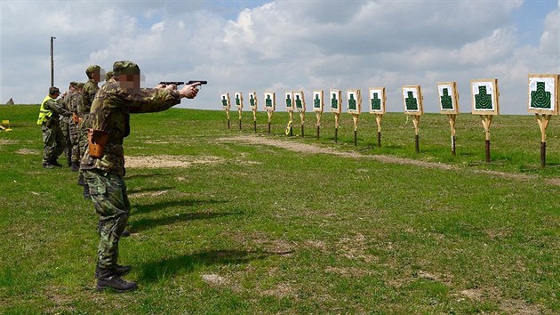 estitdenn vcvik vojenskch zloh v armdnm stedisku ve Vykov.