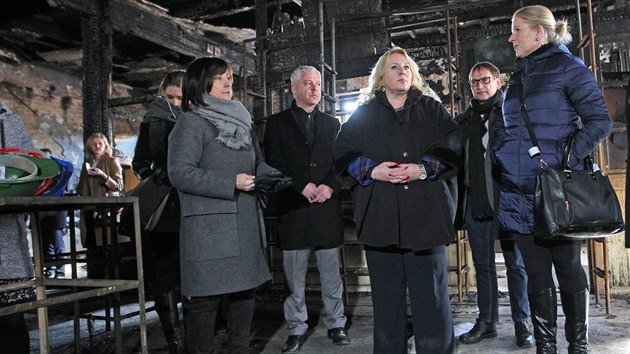 Andrea Šírová (vpravo) při únorové návštěvě ministryně pro místní rozvoj Kláry Dostálové (uprostřed)