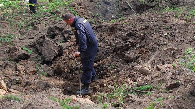 Policejn pyrotechnici zlikvidovali v lese pobl Svatoslavi asi sedm set kilogram munice ze 2. svtov vlky.