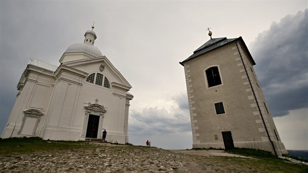 Svatý kopeček u Mikulova je vyhledávanou destinací turistů i snoubenců, svatebčané však nedodržují pravidla ohledně povolení vjezdu.