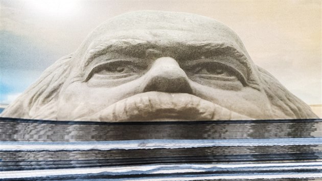 Broury s portrtem Karla Marxe pi konferenci k vstav 'Dystopia podan k jeho dvstletmu vro (4. kvtna 2018).