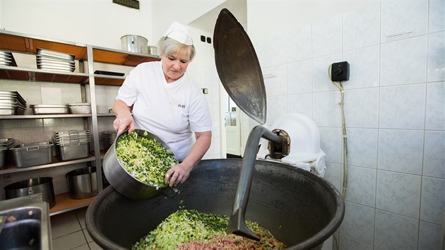 V nemocnici Na Pleši připraví každý den zhruba 300 obědů, dvě stě pro pacienty a sto pro personál.