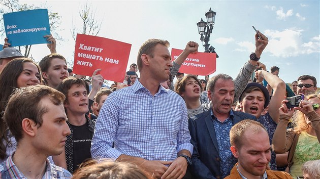 Odprci prezidenta Vladimra Putina demonstrovali v Moskv. Byl mezi nimi i opozin pedk Alexej Navalnyj. (5. kvtna 2018)