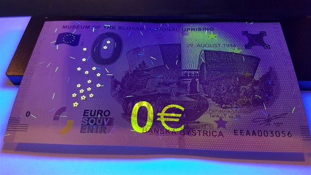 Do prodeje jde nová suvenýrová bankovka v hodnotě nula euro s vyobrazením památníku Slovenského národního povstání.