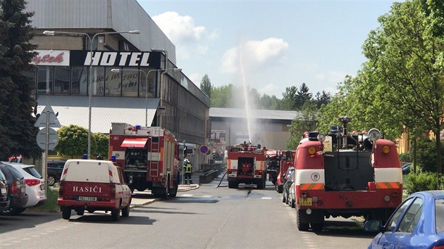 Stedoet hasii zasahovali u pbramskho zimnho stadionu, kde do ovzdu unikl pavek. (9.5.2018)