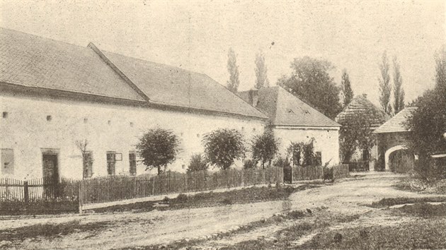 Historický snímek návsi osady Símře na Přerovsku