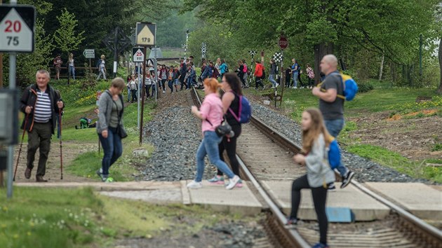 Do skalních měst v Adršpachu a Teplicích nad Metují přijely tisíce návštěvníků (3. 5. 2018).