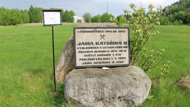 Budova slou�ila jako z�zem� J�my Kate�ina II v Radvanic�ch, od devades�t�ch let ch�tr�.