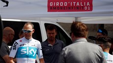 Britský cyklista Chris Froome ped startem 101. roníku Giro d´Italia v...