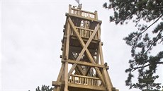 Rozhledna v pra�ské zoologické zahrad� byla otev�ena v �ervnu 2009.