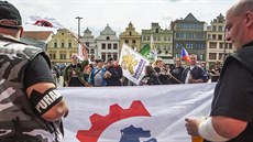 Na plzeském námstí Republiky uspoádali Národní 1. máj mimoparlamentní...