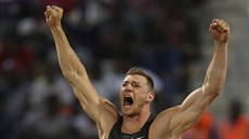 N�mecký o�t�pa� Andreas Hofmann na mítinku Diamantové ligy v Dauhá.