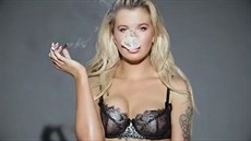 Kontroverzní spot: modelka si uívá marihuanové hody