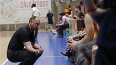 Opavský trenér Petr Czudek b�hem zápasu s Pardubicemi