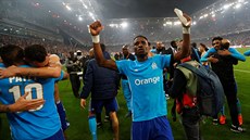 JSME TAM. Fotbalisté Marseille oslavují postup do finále Evropské ligy.
