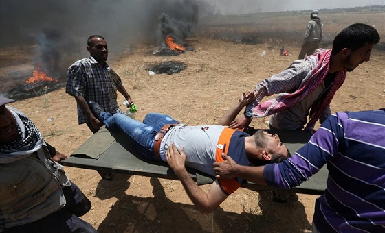 Pi nepokojích na hranicích Izraele a Gazy zemely desítky Palestinc. (14....