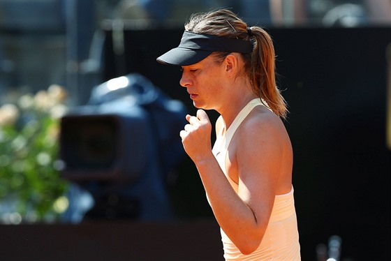 Maria Šarapovová po úspěšném úderu ve čtvrtfinále v Římě.