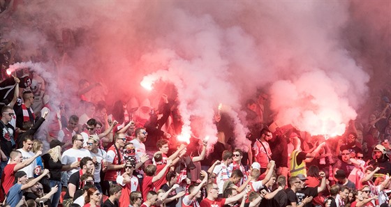 V praském Edenu panovala bhem utkání Slavia-Jablonec boulivá atmosféra.