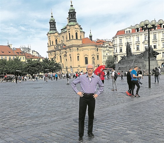 Otec lékaského thrilleru Robin Cook je zpt v Praze.