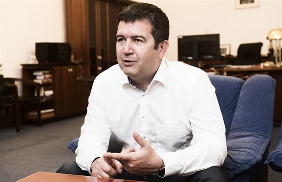 P�edseda �SSD Jan Hamá�ek p�i rozhovoru pro iDNES.cz