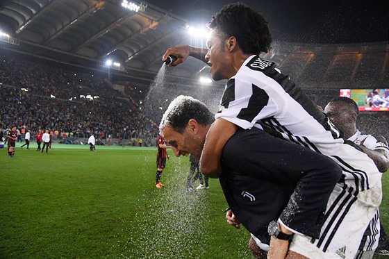 Massimiliano Allegri, trenér Juventusu Turín, si za vítzství v italském poháru...