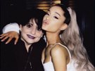 Zpvaka Ariana Grande nejspí po mamince Joan i lásku k make-upu a neotelý...