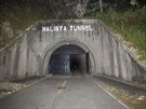 Hlavní vstup do tunelu Malinta. Vstup je hned nkolik a v chodbách se mete...