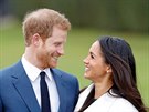 Princ Harry a Meghan Markleová bhem oficiálního svatebního oznámení médiím v...
