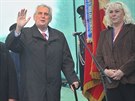Milo Zeman zdrav obany Jakartovic na Opavsku, vlevo len prezidentsk...