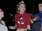Ani zpvace Miley Cyrusová nemohl kousek se slavným myákem uniknout. ervený...