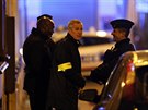 Paíský prokurátor François Molins hovoí s policisty po útoku v centru...