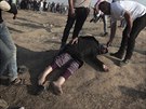 Palestinka vinou slzného plynu, vyputného izraelskými jednotkami, omdlela...
